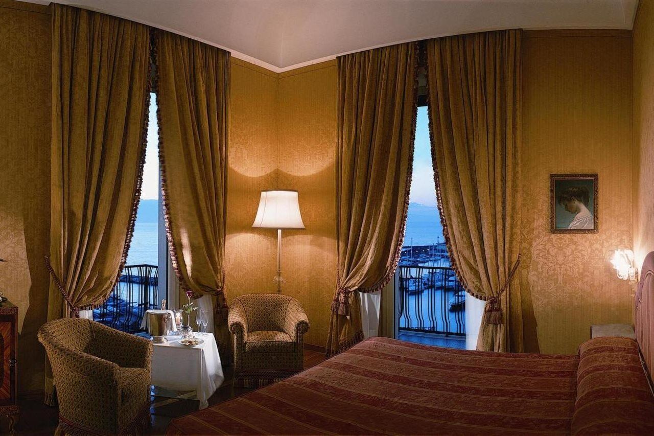Grand Hotel Vesuvio Nápoles Exterior foto